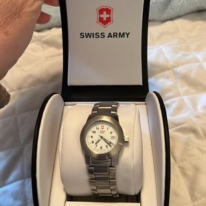 Women’s Swiss Army watch  Never worn